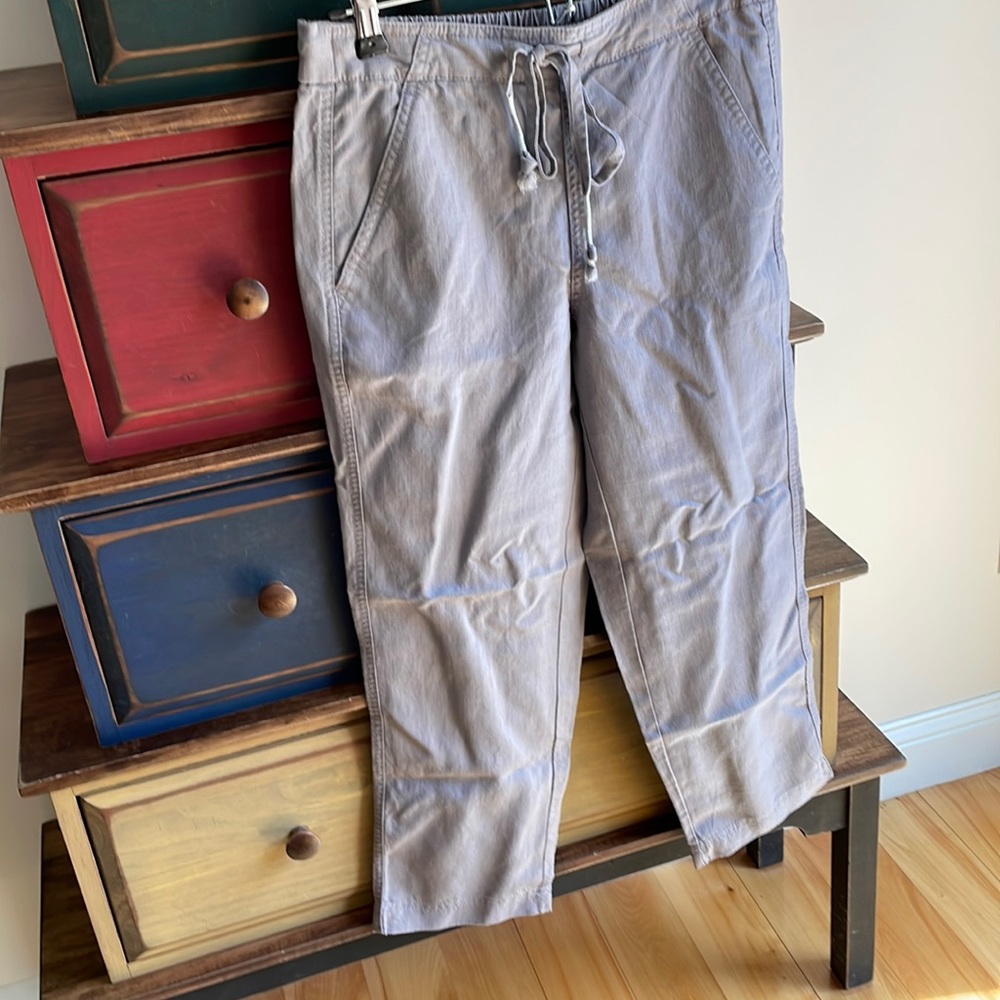 NWT J Crew Seaside Cropped Pants. Grey. Size SmallP